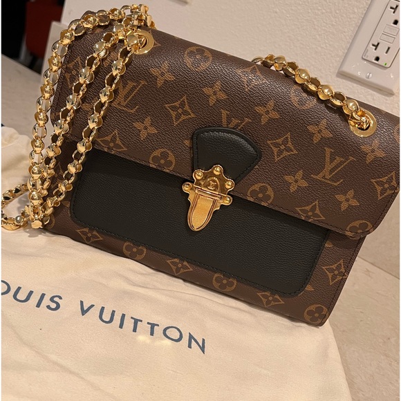 Monogram Leather bag - Picture 2 of 11